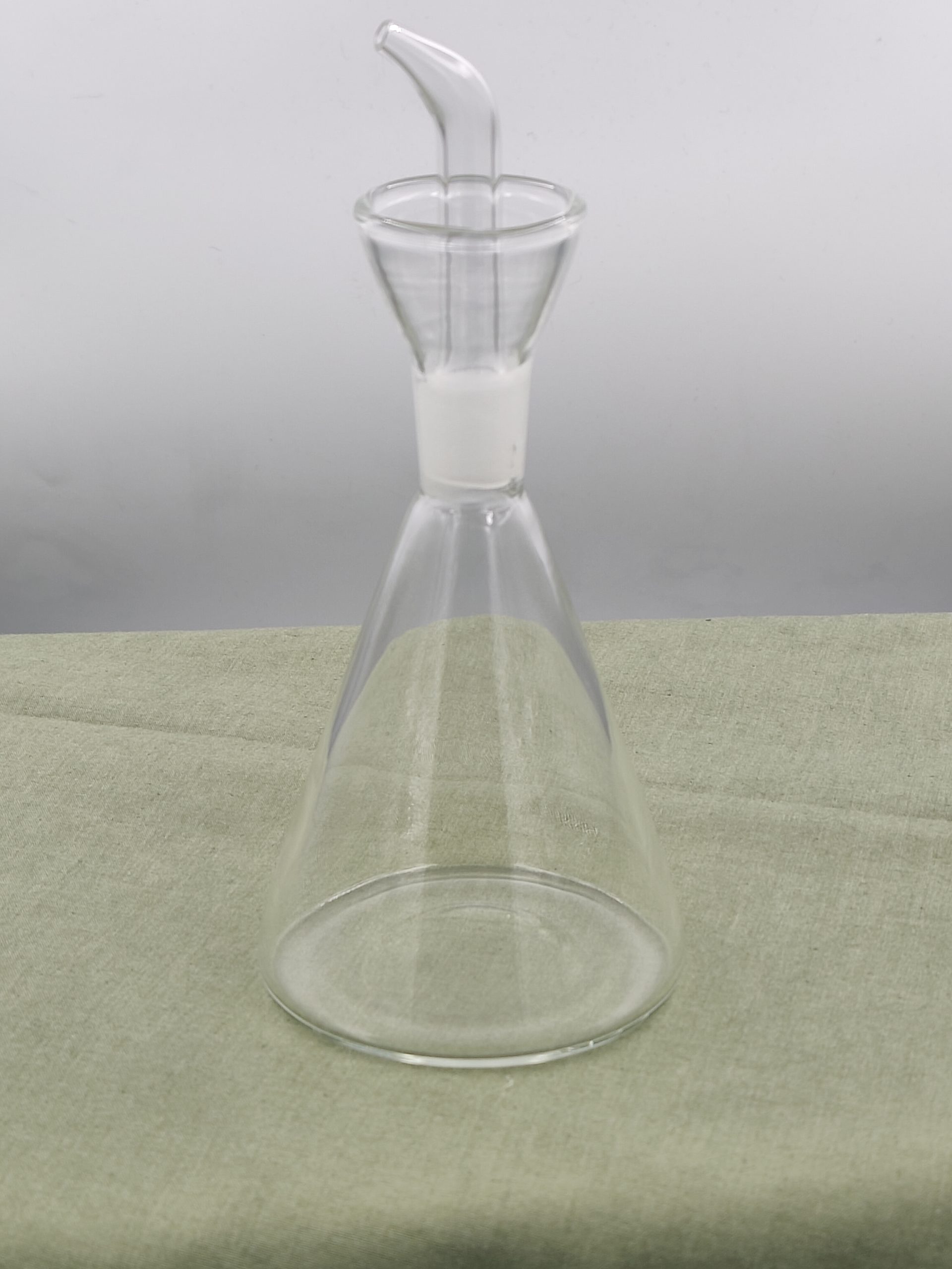 Borosillicate Glass Oil Bottle with Glass Stopper - Image 2